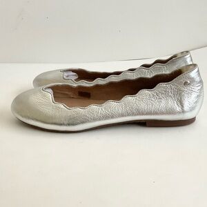 SALE 🎈UGG Metallic Silver Leather Ballet Flats NEW without Box